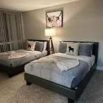Hollywood Two Bedroom Apartments Close To Studios Universal