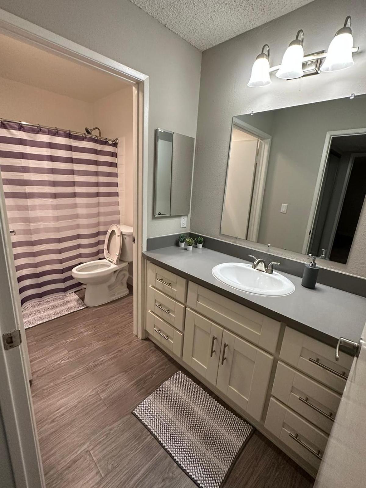 Hollywood Two Bedroom Close To Universal Apartment *