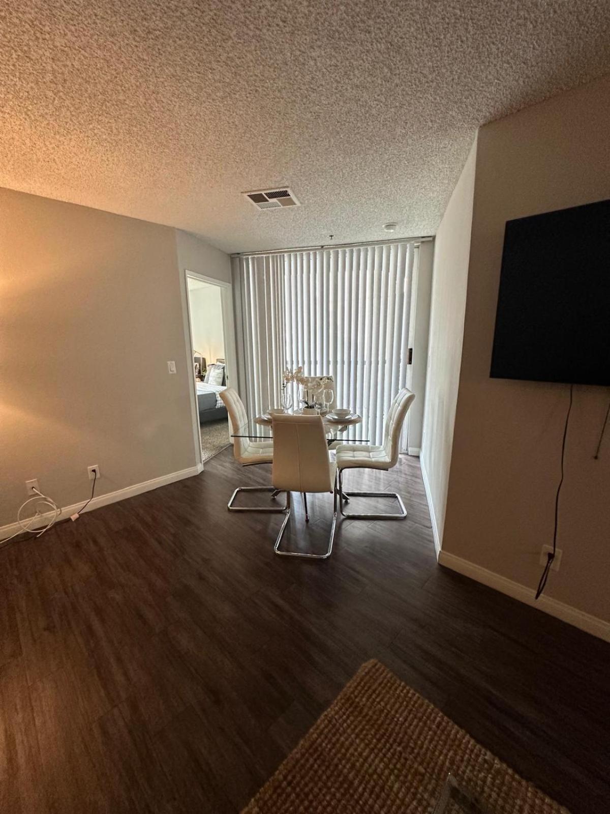 Hollywood Two Bedroom Close To Universal * Los Angeles