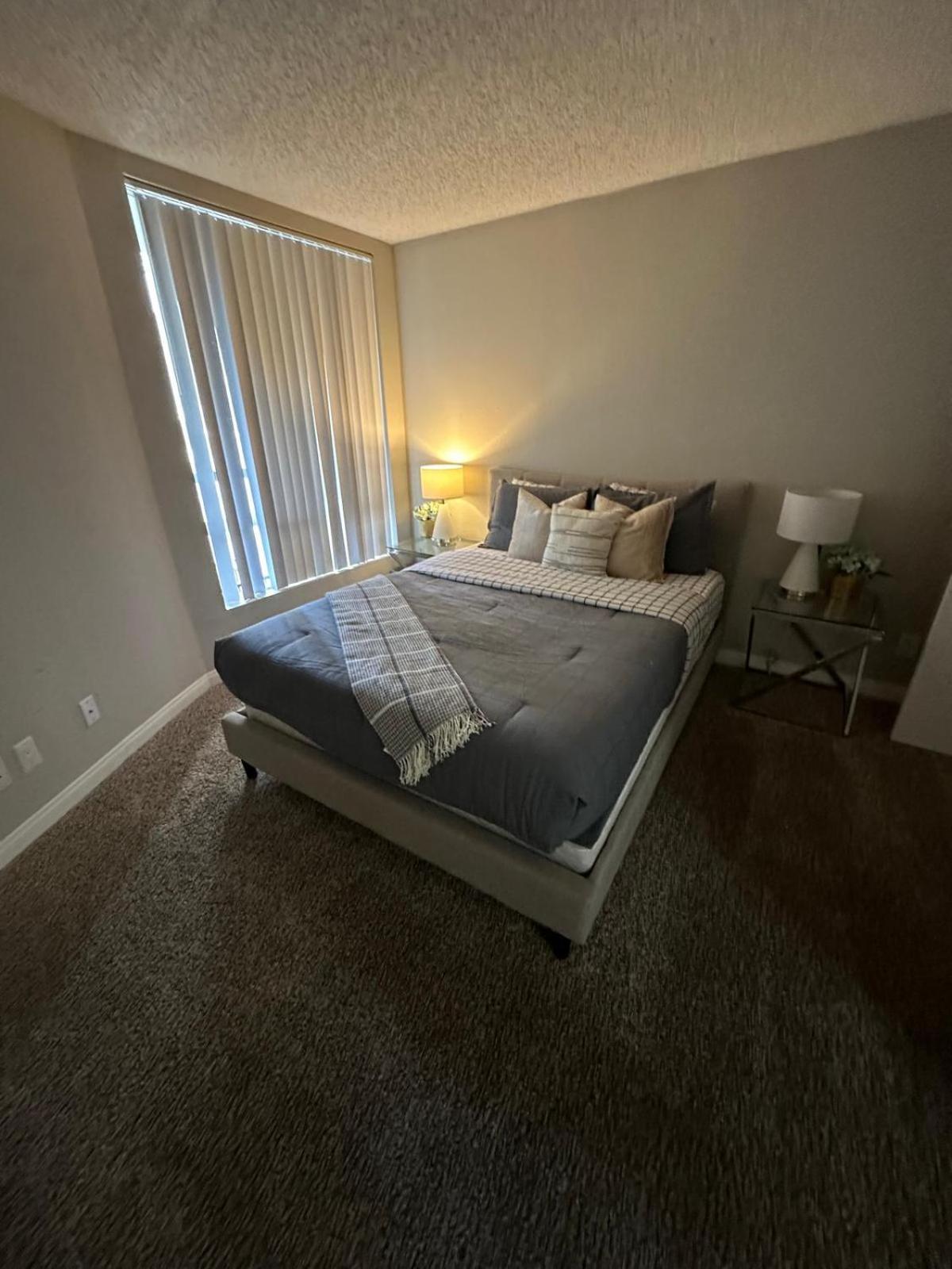 Apartment Hollywood Two Bedroom Close To Universal *