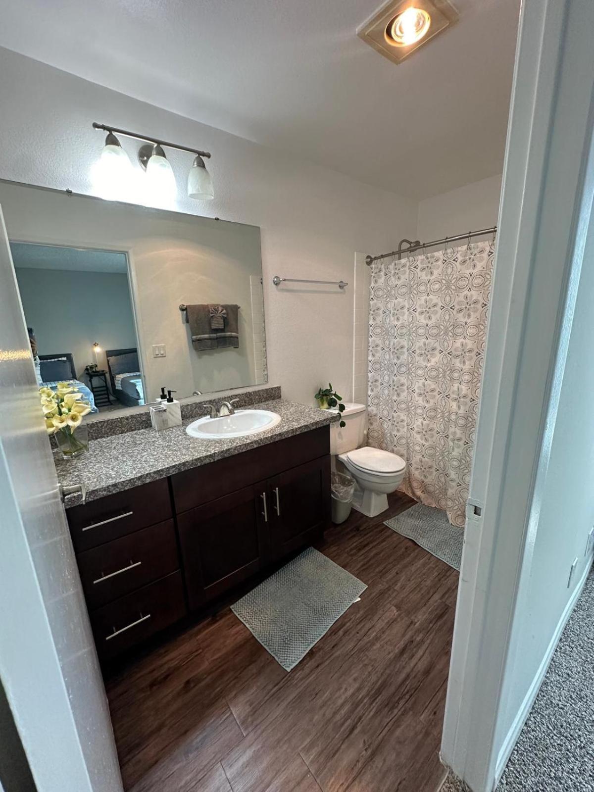 Apartment Hollywood Two Bedroom Close To Universal *