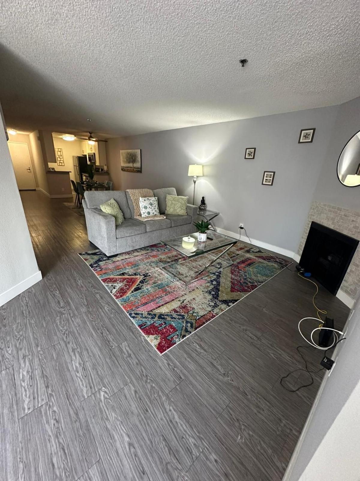 Hollywood Two Bedroom Close To Universal *