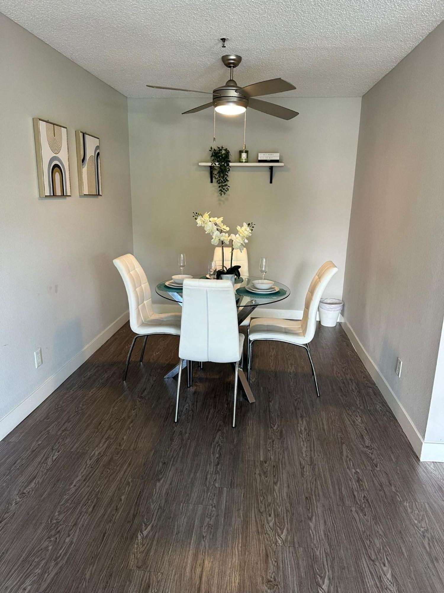 Hollywood Two Bedroom Close To Universal Apartment