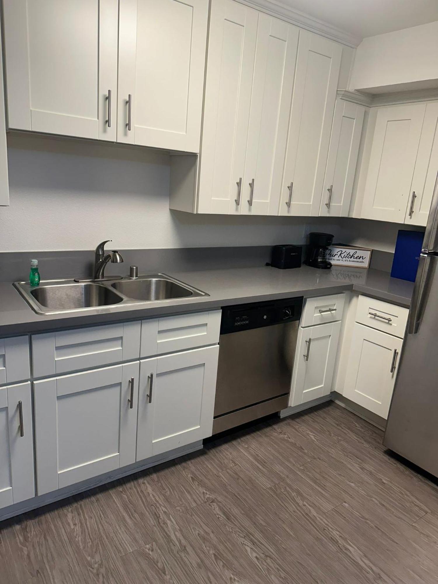 Hollywood Two Bedroom Close To Universal *
