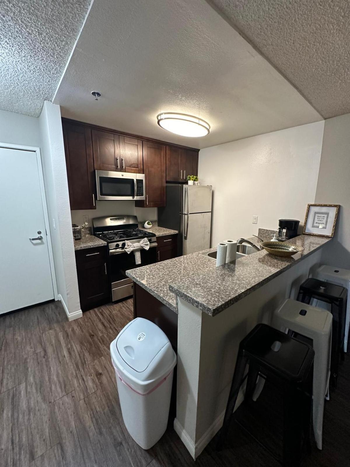 Hollywood Two Bedroom Close To Universal * Los Angeles