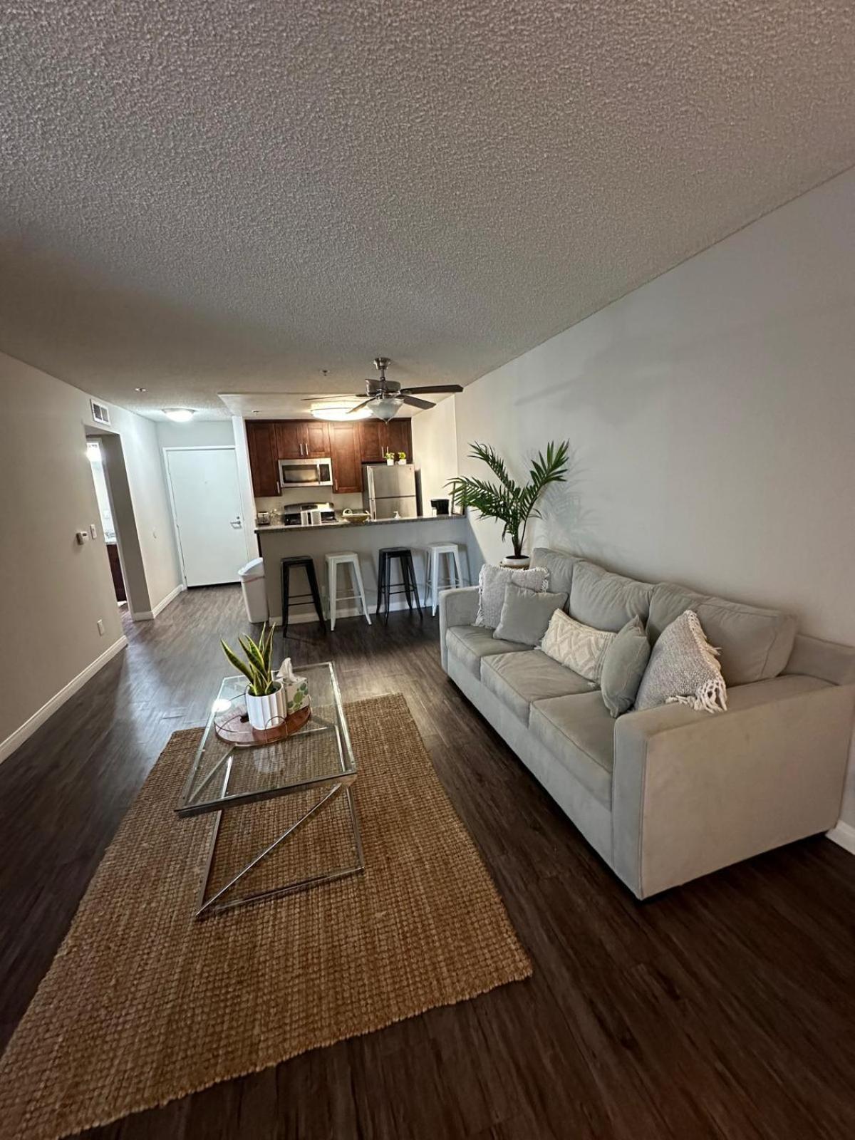 Apartment Hollywood Two Bedroom Close To Universal