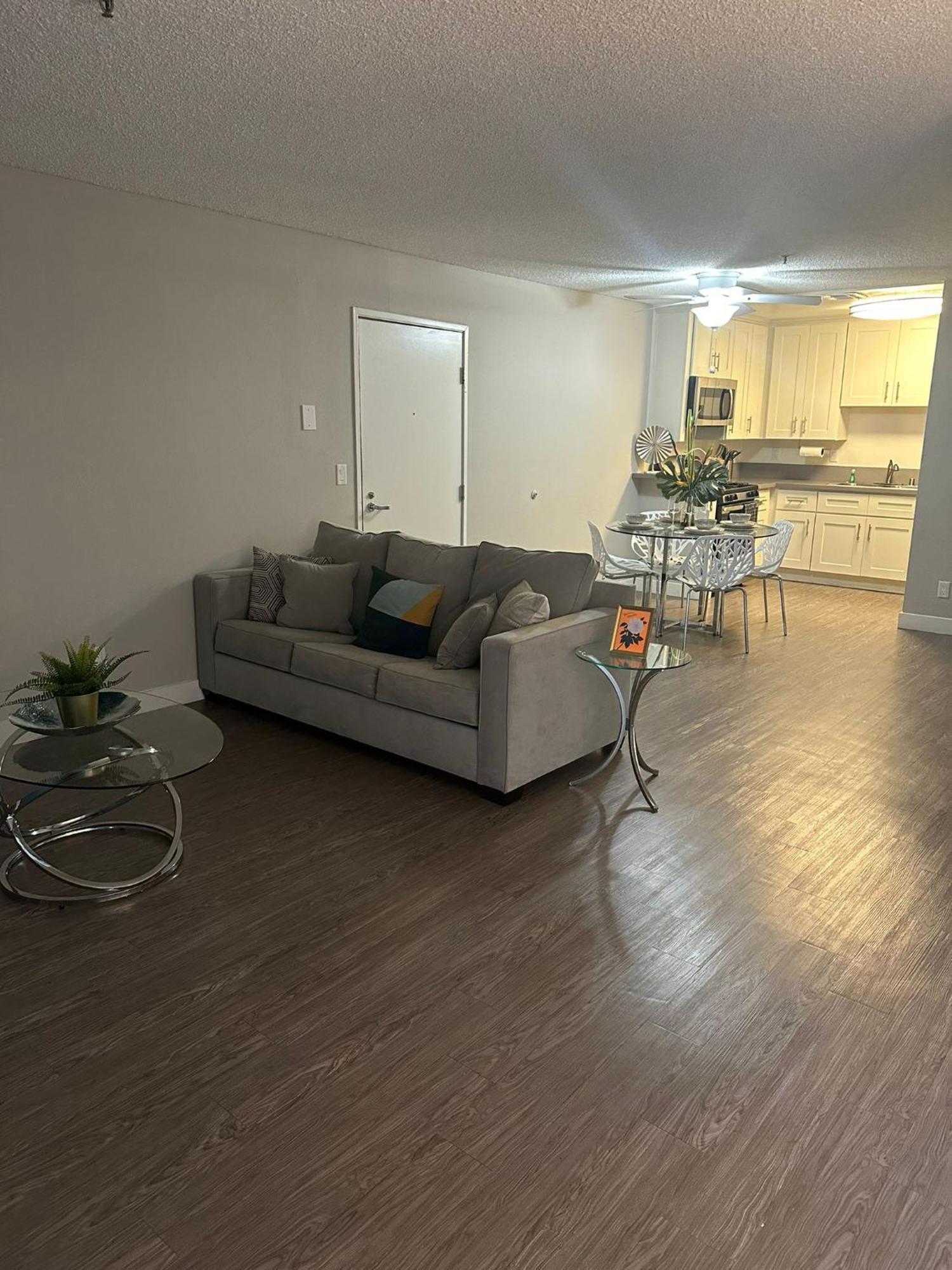 Apartment Hollywood Two Bedroom Close To Universal Los Angeles