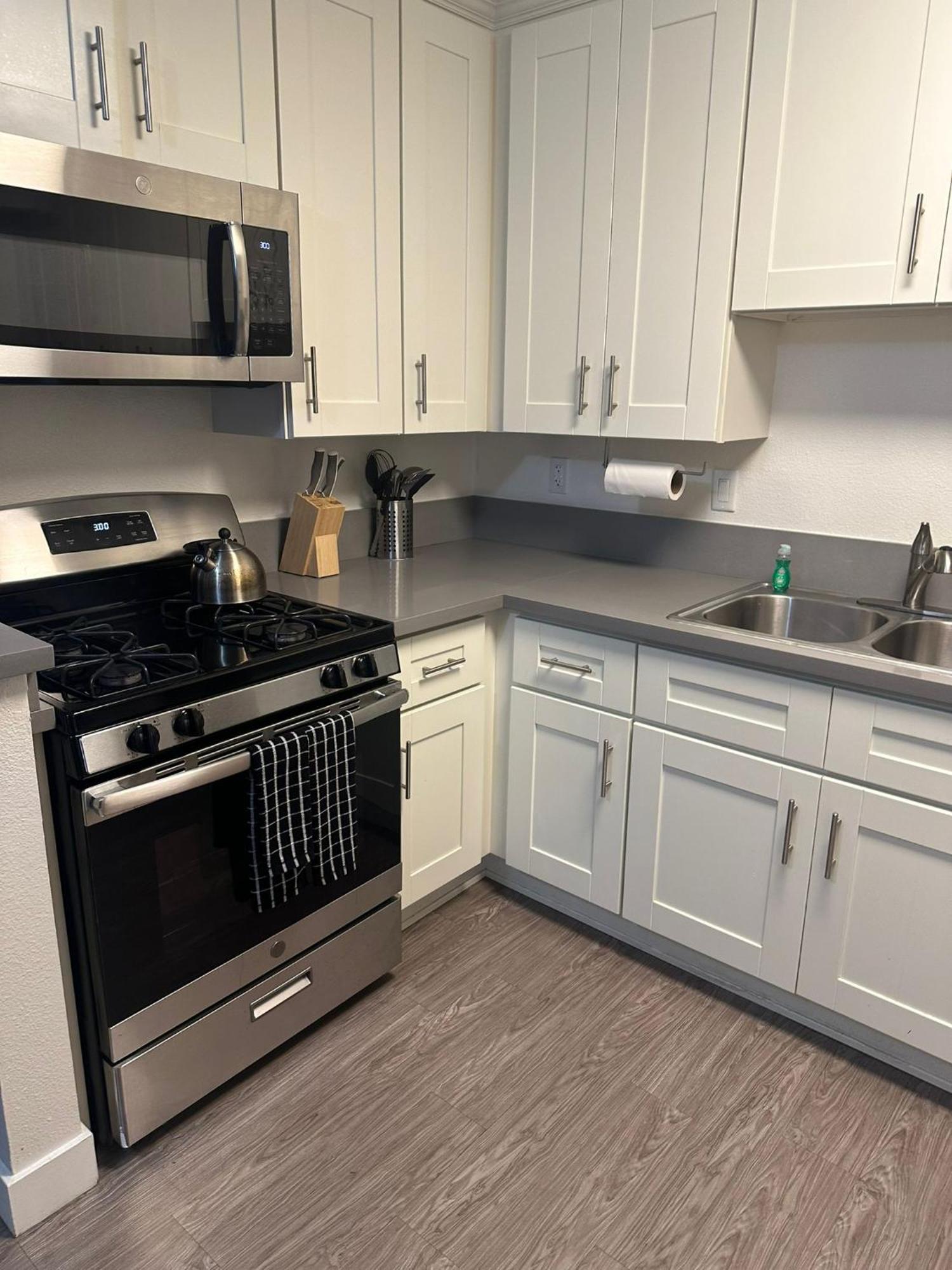 Hollywood Two Bedroom Close To Universal
